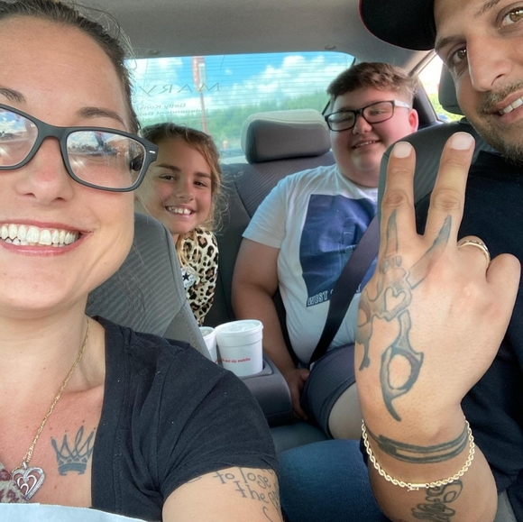 Meet your Posher, East - Picture 2 of 2